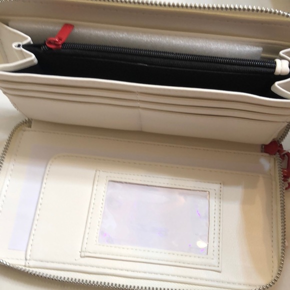 Betsey Johnson White Faux Leather & Red Heart Studded ZA Continental Wallet NWT - Picture 12 of 16
